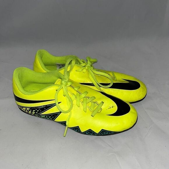 Yellow Nike hyper venom cleats - Picture 1 of 7